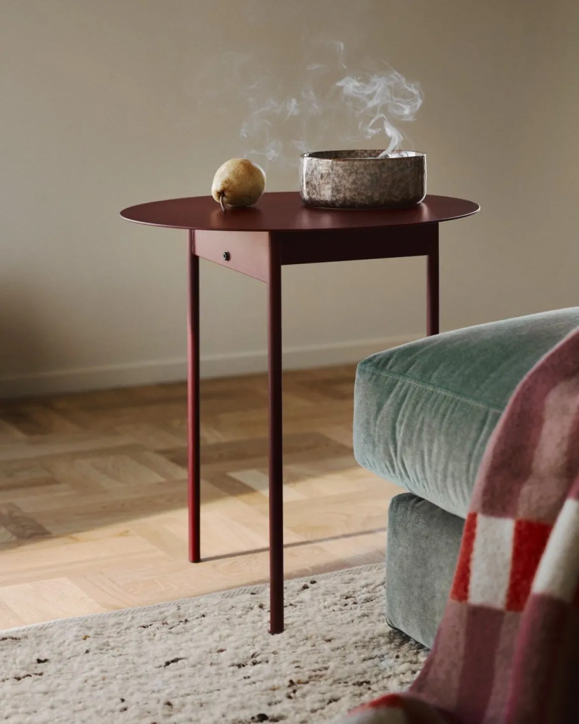 Bord Metall 50x45cm Vinröd