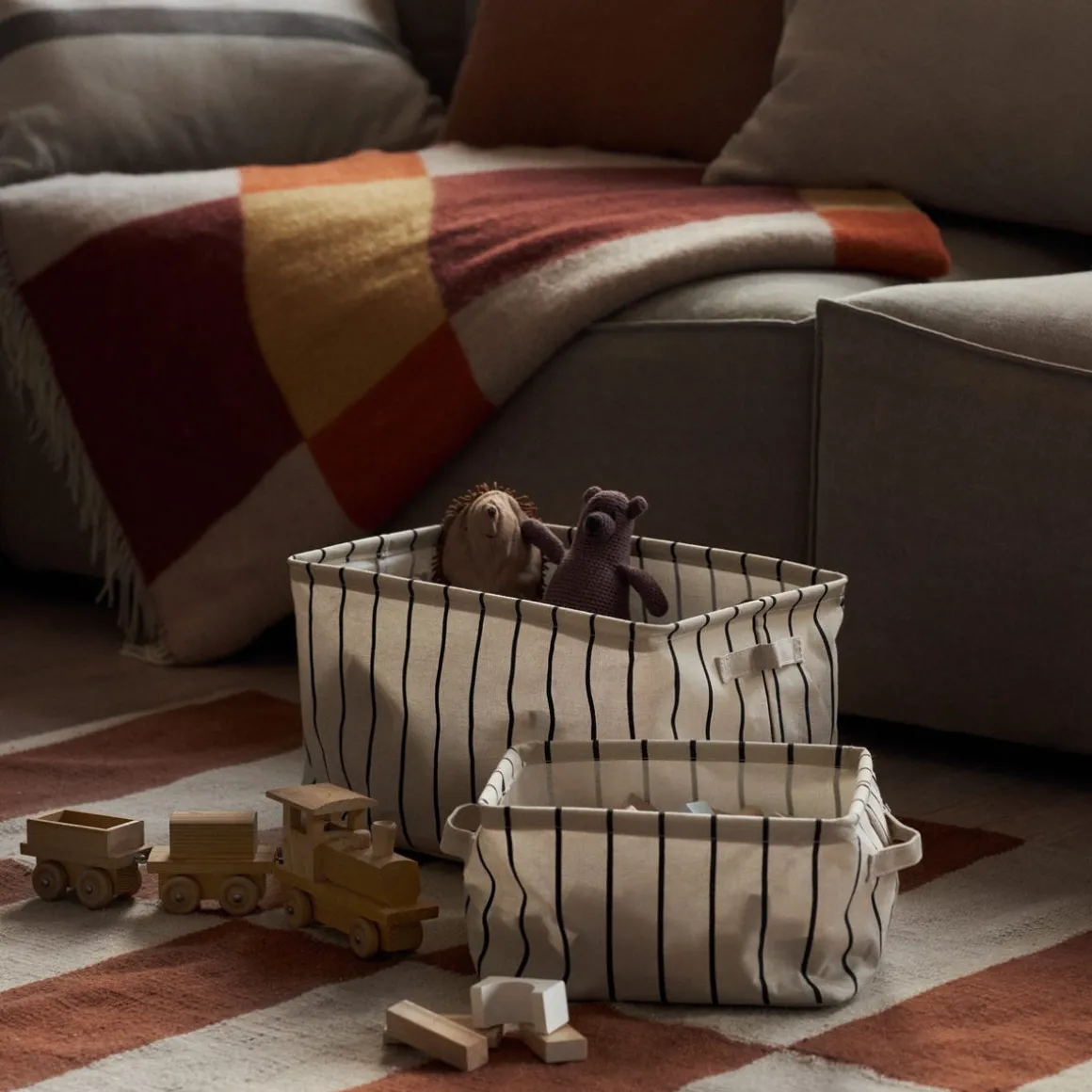 Korg Hopvikbar RAND 27x39cm Beige/Svart