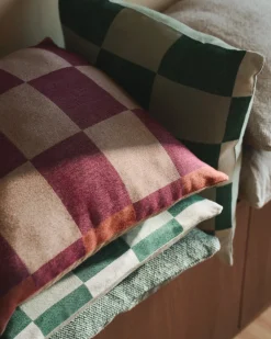 Kuddfodral Ullmix Ruta 50x50cm Röd